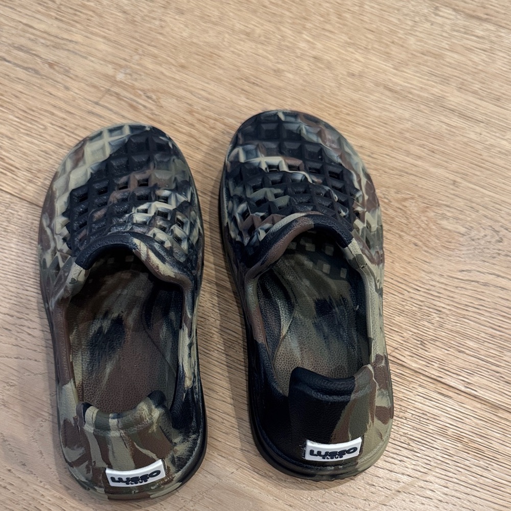 Lusso Cloud Kids Camo Slip-On Water Shoes